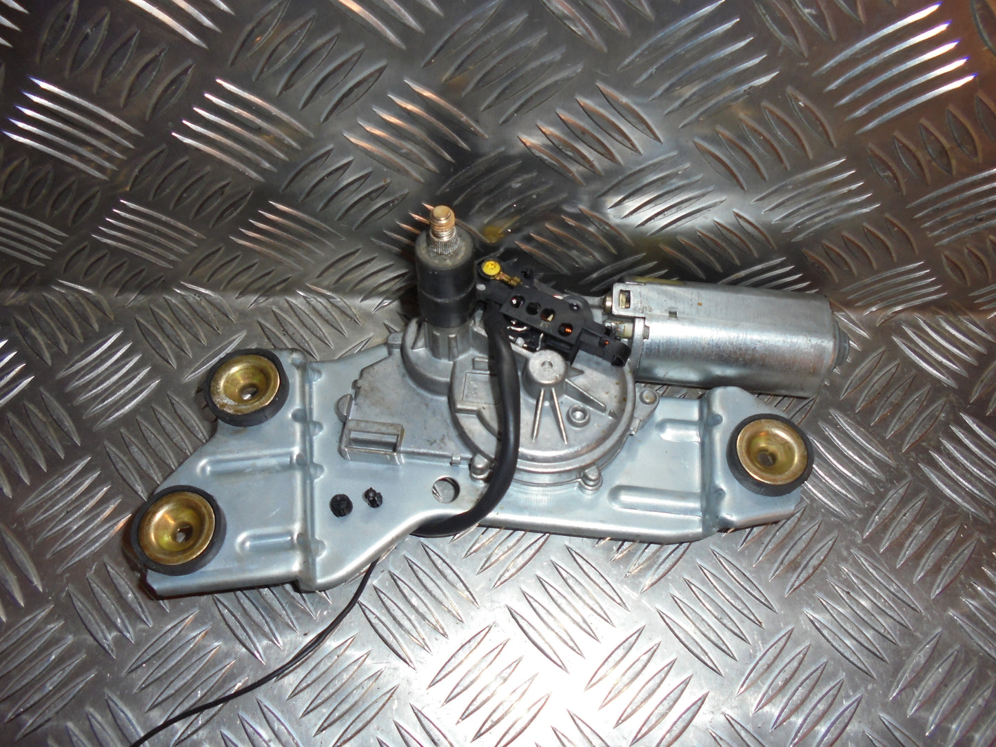 Ford Focus Bagrudevisker Motor Med OEM Nr. Ophugger Fra Ford Ophugger