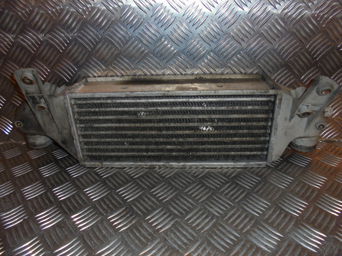 Ford Focus Køler Intercooler Med OEM Nr. Ophugger Fra Ford Ophugger