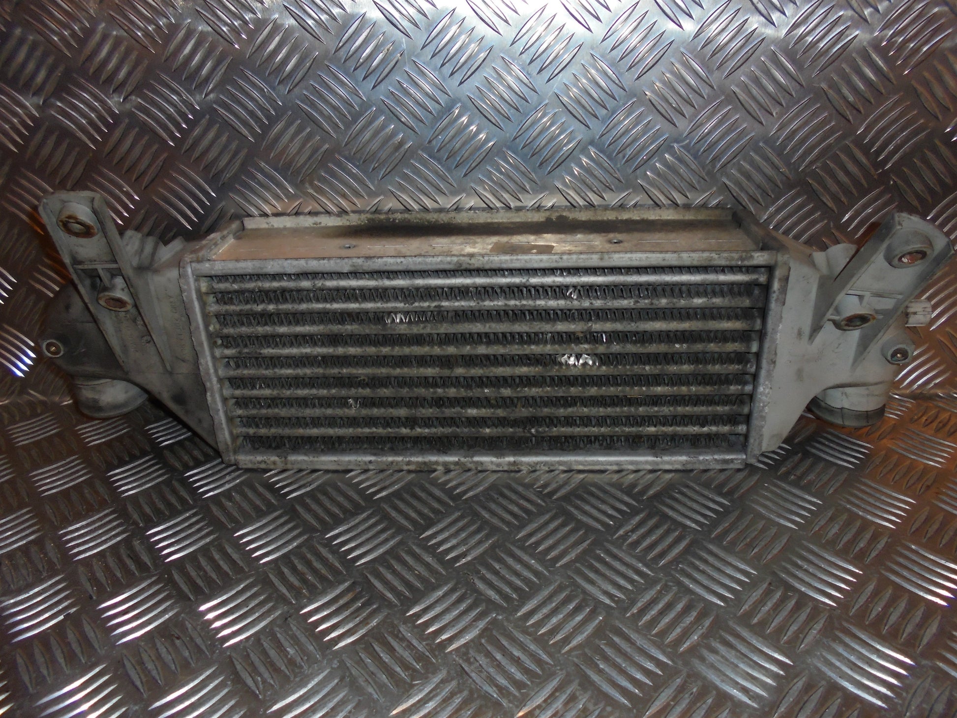 Ford Focus Køler Intercooler Med OEM Nr. Ophugger Fra Ford Ophugger