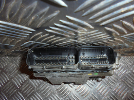 Opel Vectra C Motorstyring - Motorstyreboks - Injection Elboks Med OEM Nr. Ophugger Fra Opel Ophugger