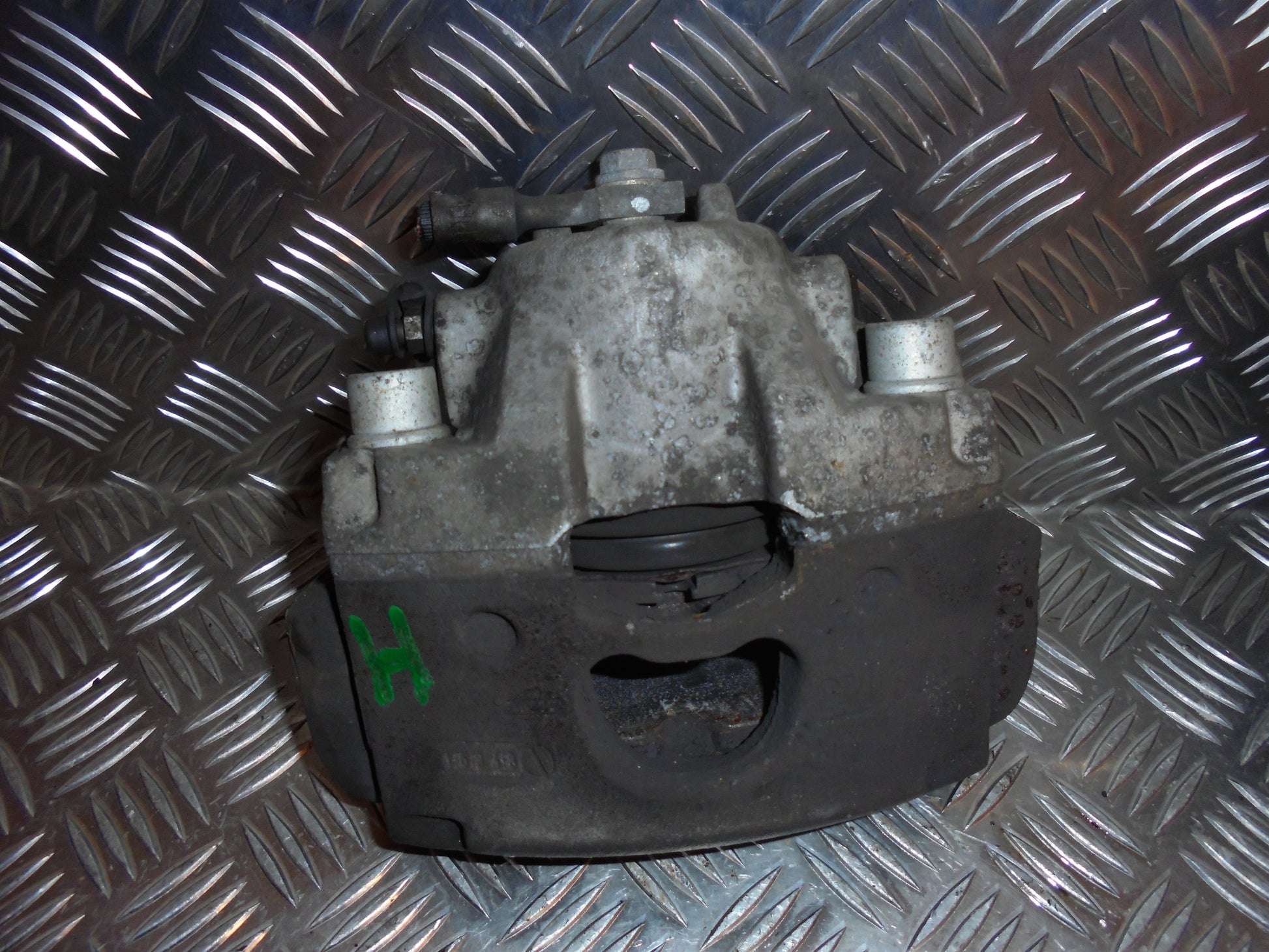 Opel Vectra C Bremsekaliber HF Med OEM Nr. Ophugger Fra Opel Ophugger