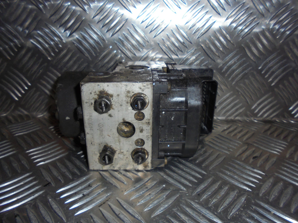 VW Passat 3B ABS Pumpe Med OEM Nr. 0273004281 Fra VW Ophugger
