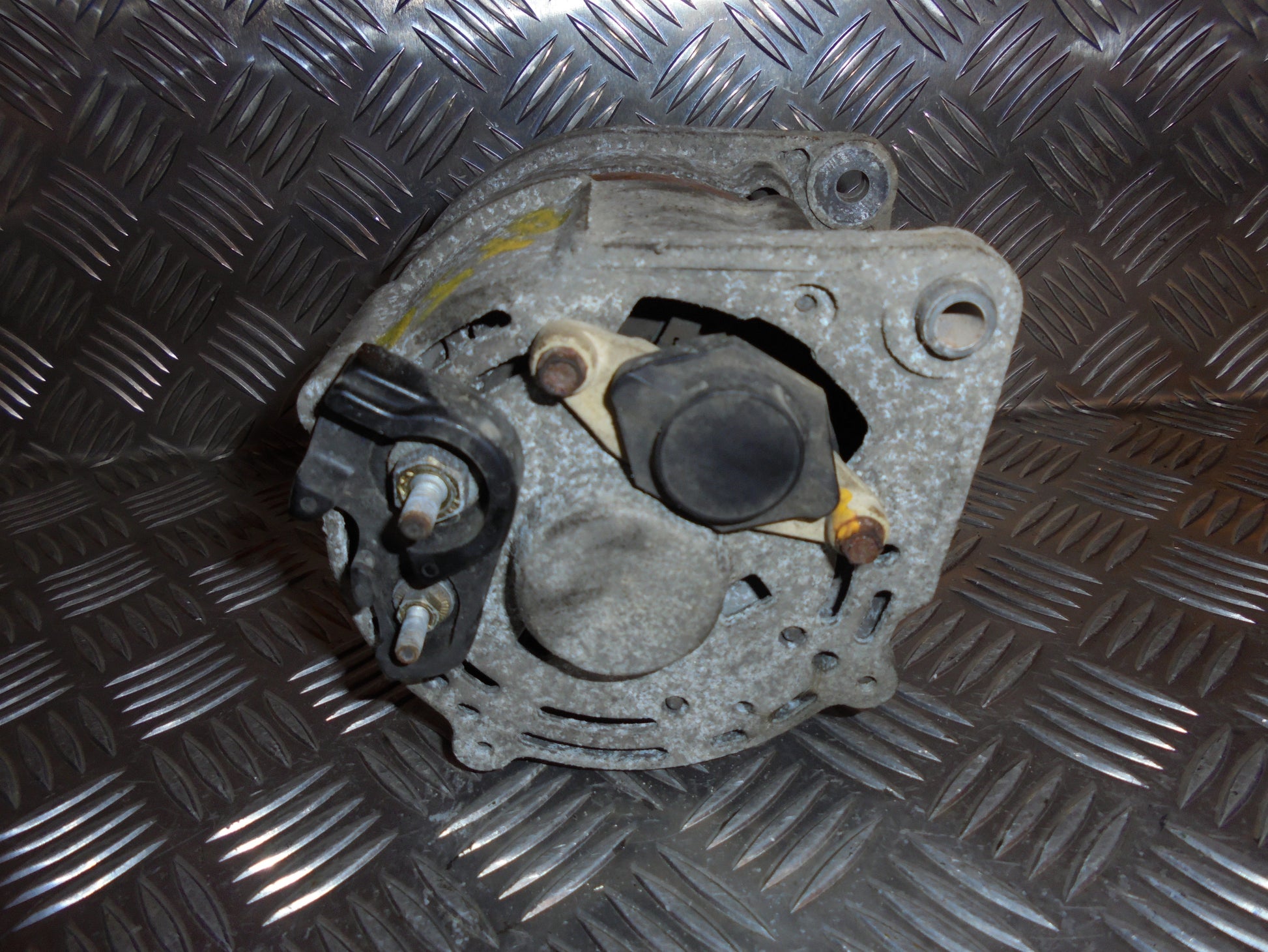 Opel Astra F Generator Med OEM Nr. Ophugger Fra Opel Ophugger