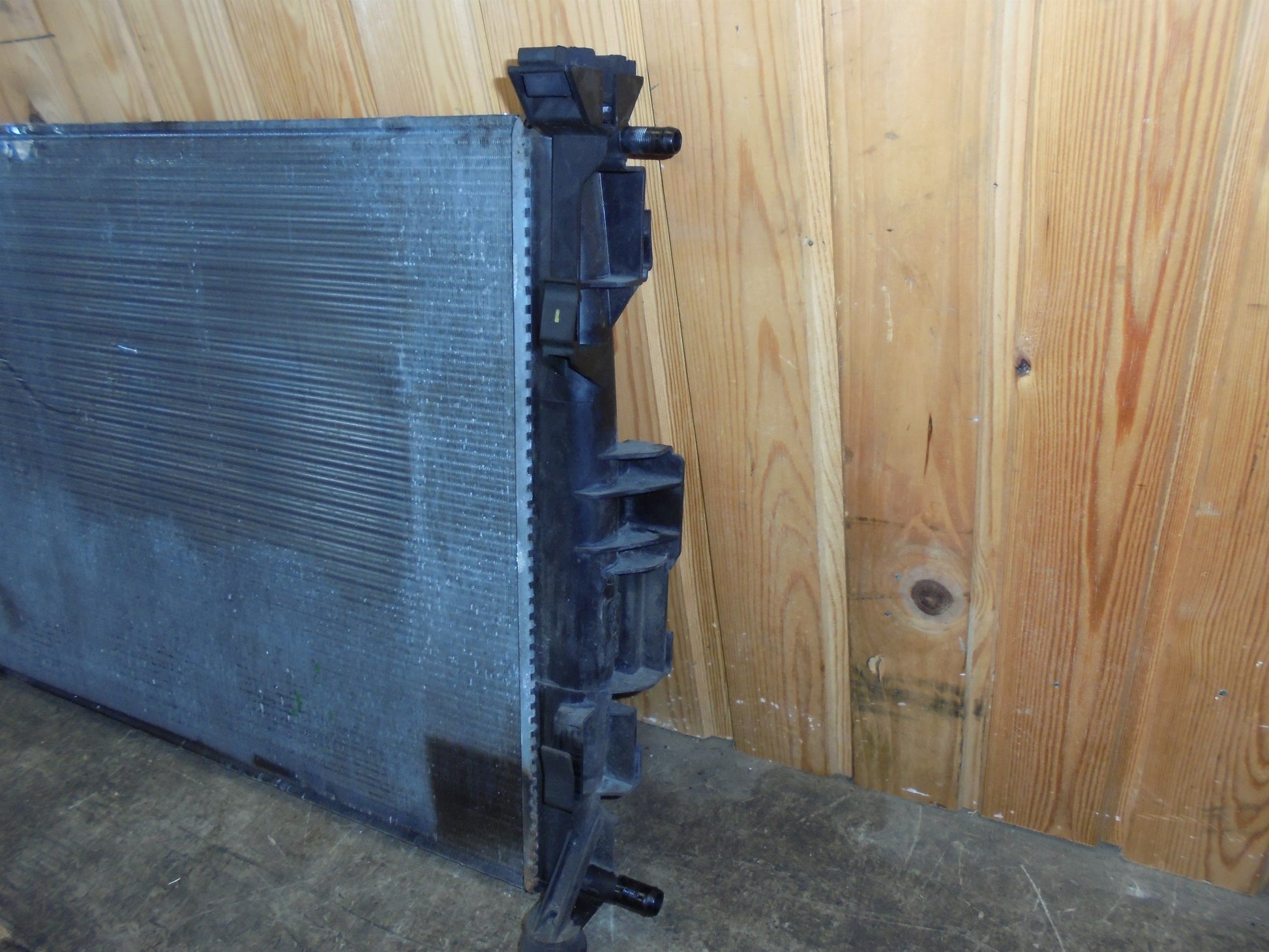 Renault Megane 2 Køler Med OEM Nr. 7711135784 Fra Renault Ophugger