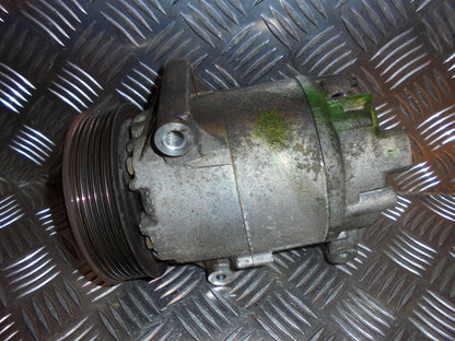 Renault Megane 2 Aircondition Pumpe Med OEM Nr. 8200309193 Fra Renault Ophugger