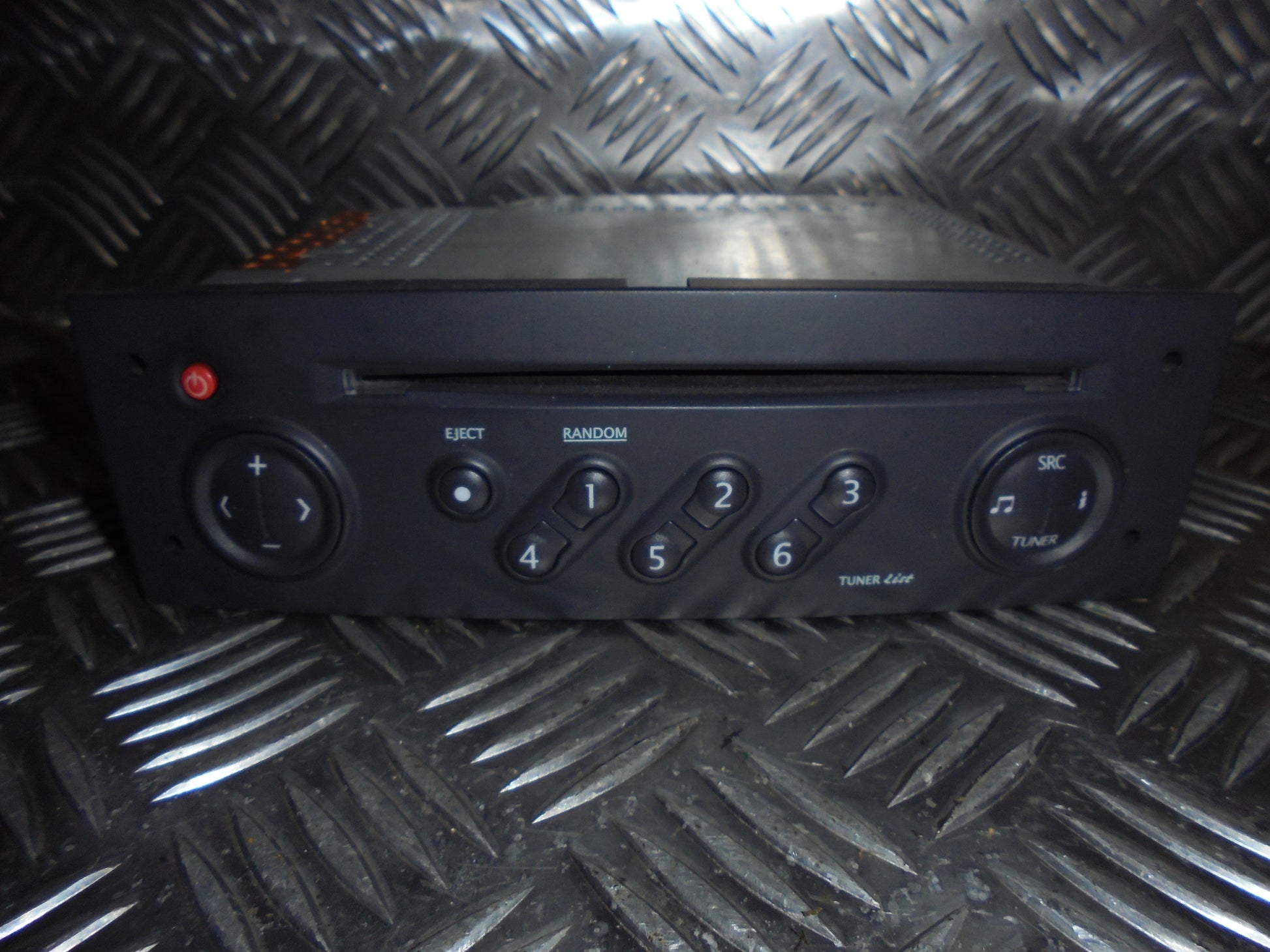 Renault Megane 2 Radio M/Cd Med OEM Nr. Ophugger Fra Renault Ophugger