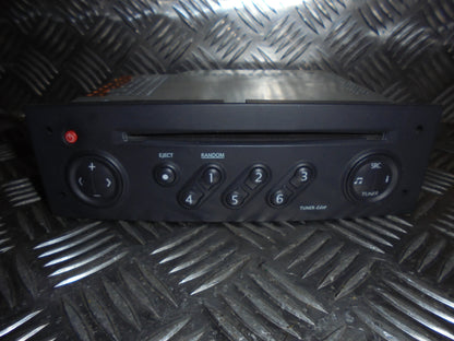 Renault Megane 2 Radio M/Cd Med OEM Nr. Ophugger Fra Renault Ophugger