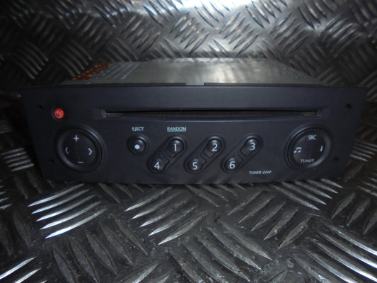 Renault Megane 2 Radio M/Cd Med OEM Nr. Ophugger Fra Renault Ophugger