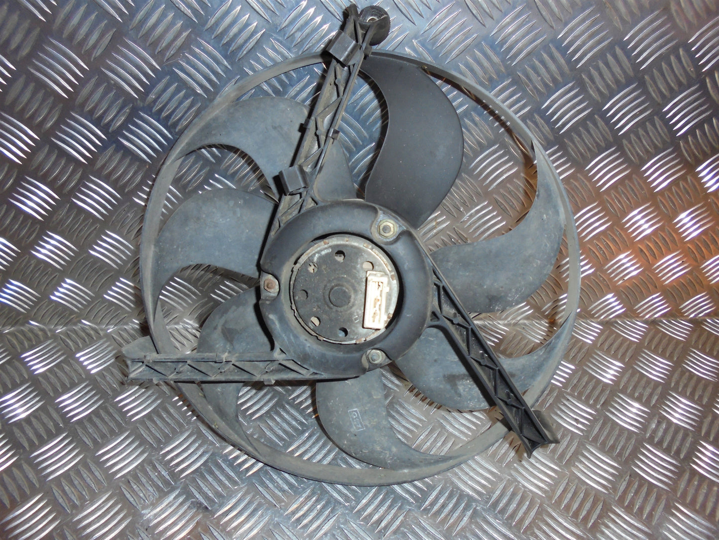 VW Lupo 6E/6X Kølerblæser El Med OEM Nr. 6N0121209 Fra VW Ophugger