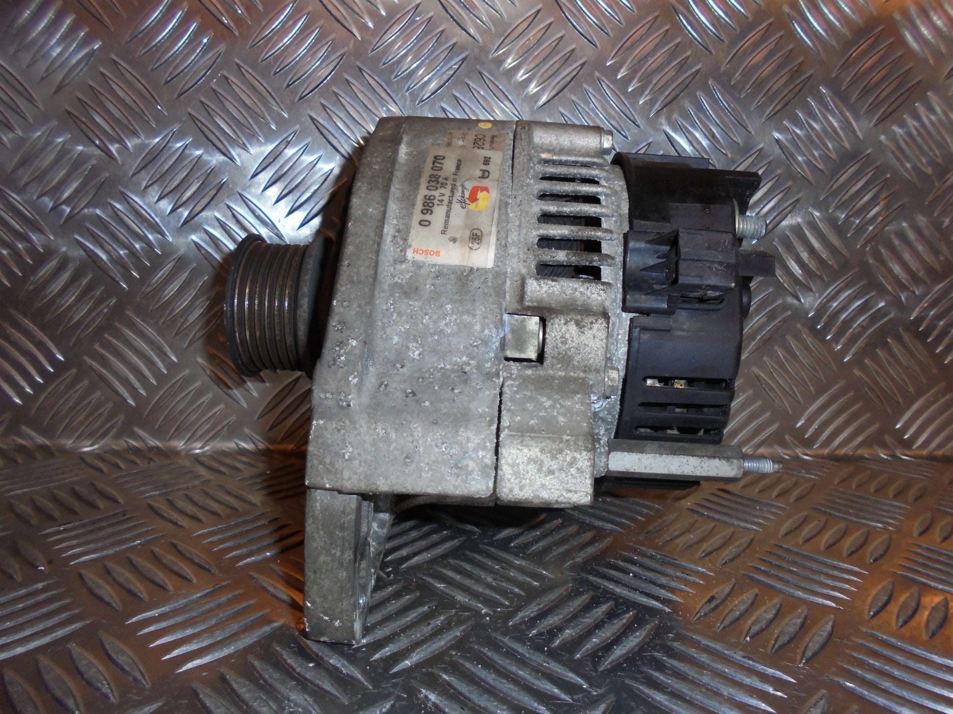 VW Vento 1H Generator Med OEM Nr. 0986038070 Fra VW Ophugger