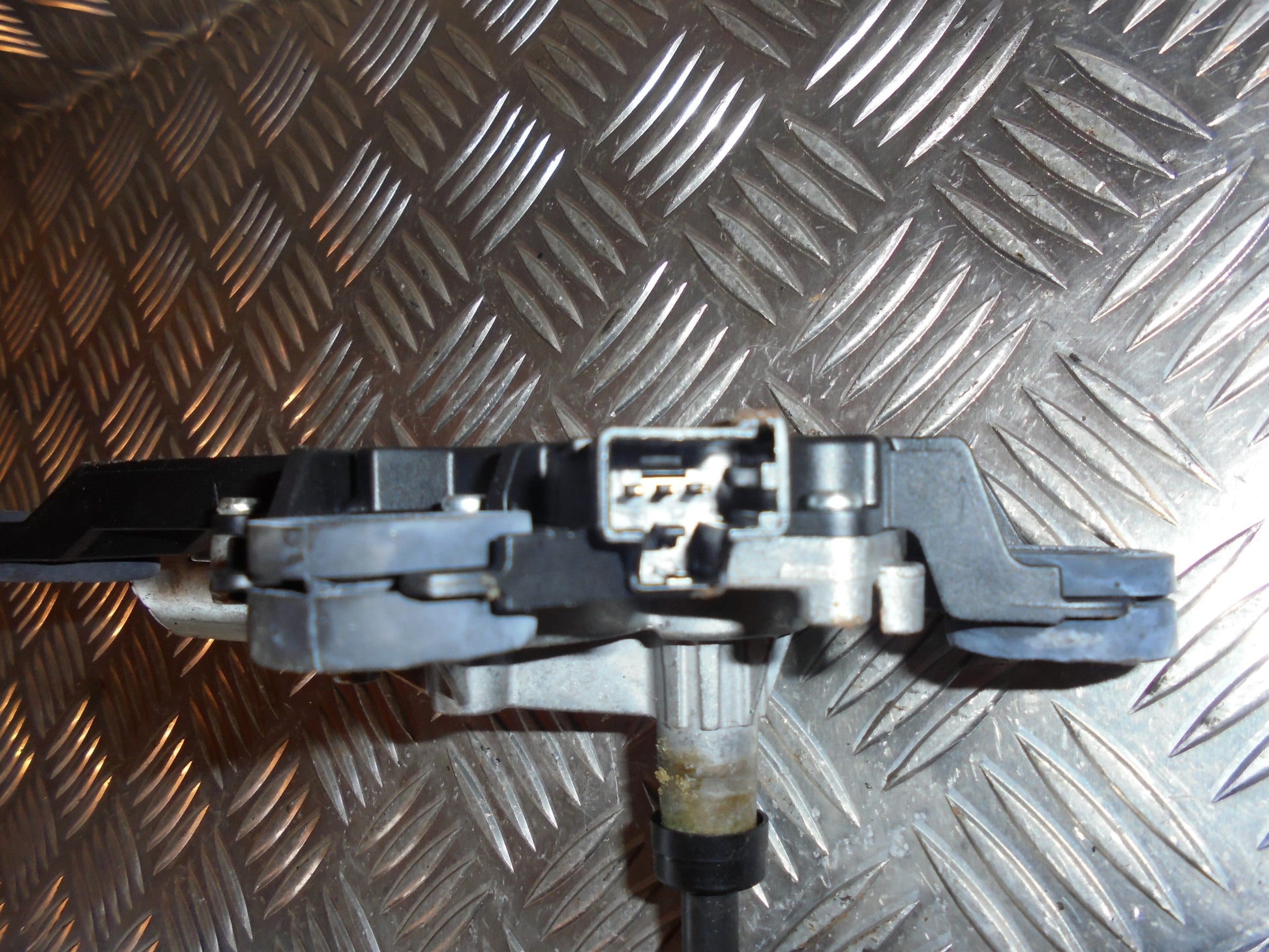 Ford C‑Max 1 Bagrudevisker Motor Med OEM Nr. Ophugger Fra Ford Ophugger