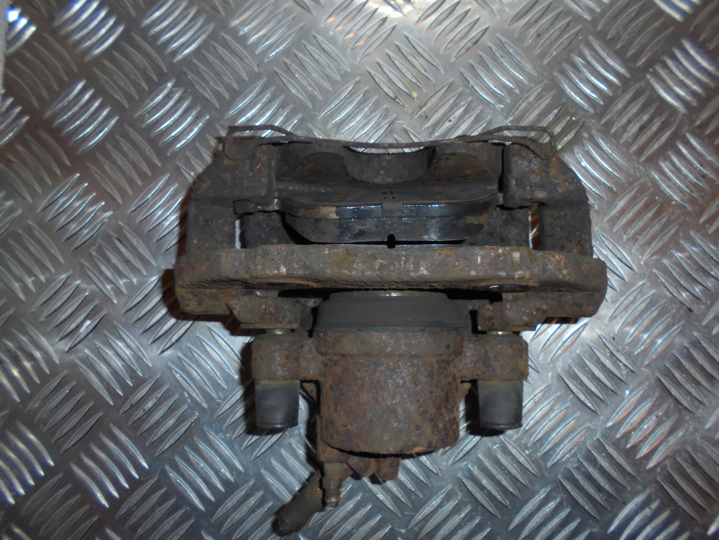 Ford C‑Max 1 Bremsekaliber HF Med OEM Nr. Ophugger Fra Ford Ophugger