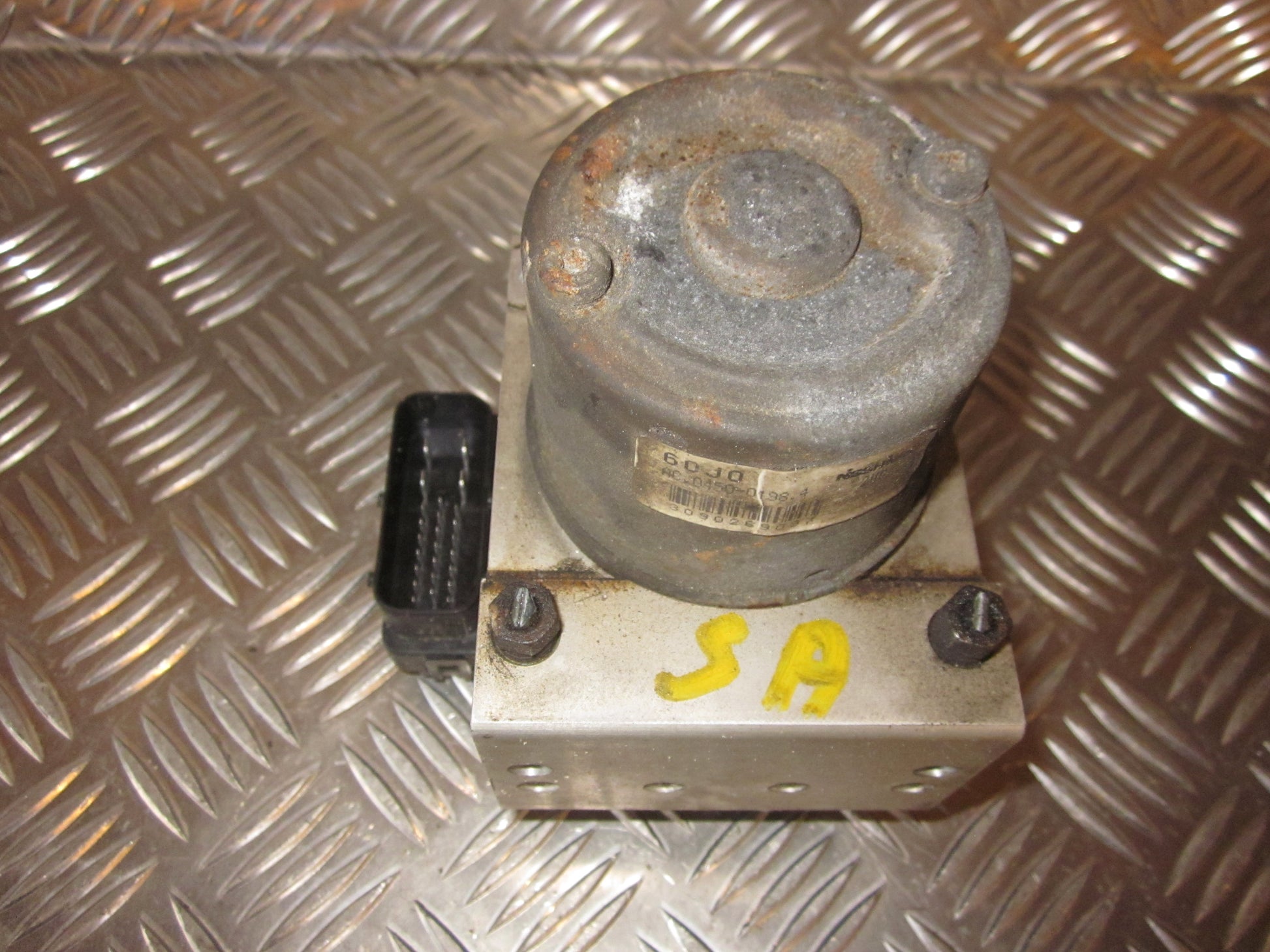 Suzuki Ignis Abs Pumpe Med OEM Nr. 5610060J00 Fra Suzuki Ophugger