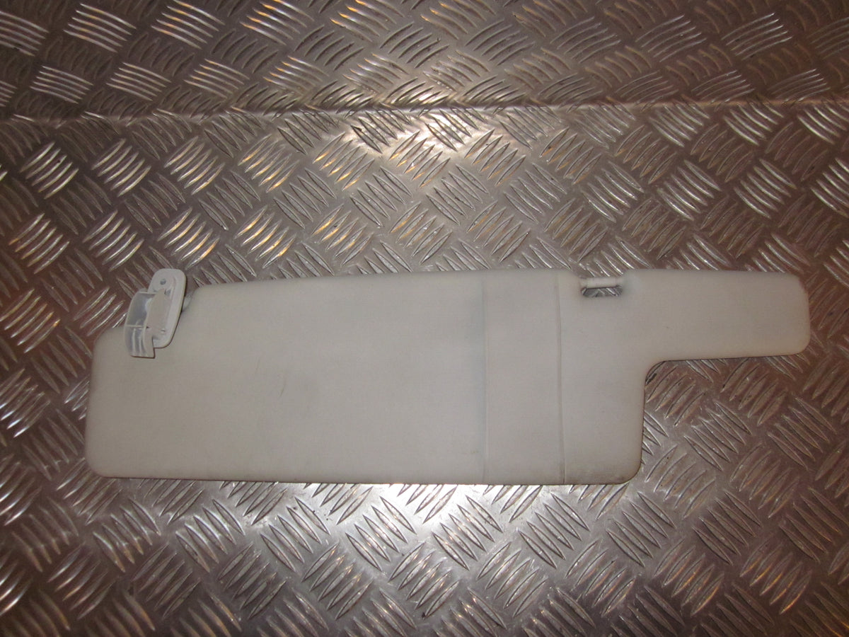 Skoda Fabia Solskærm Med OEM Nr. 1U0857551 Fra Skoda Ophugger