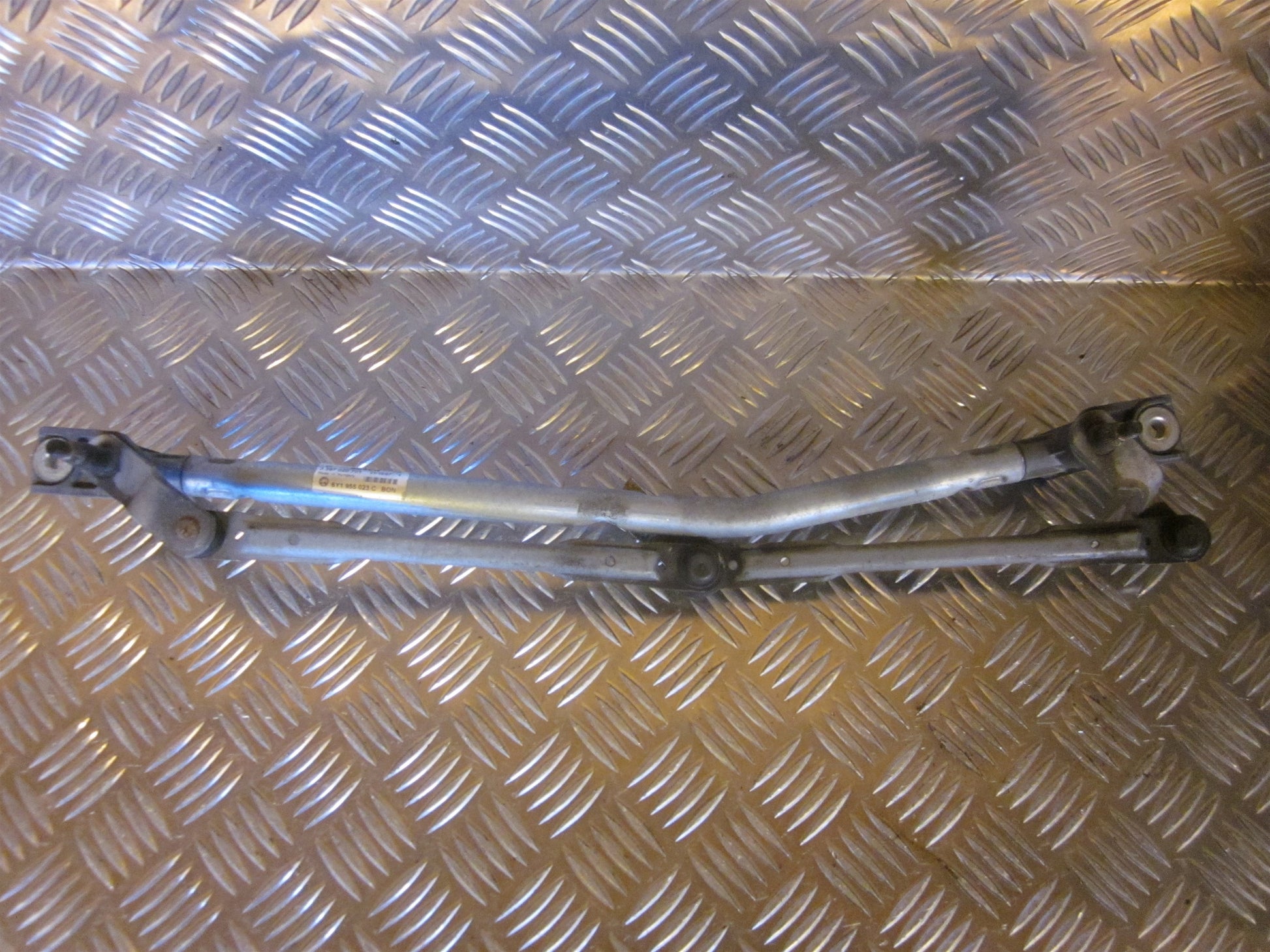 Skoda Fabia Viskertræk Med OEM Nr. 6Y1955603 Fra Skoda Ophugger