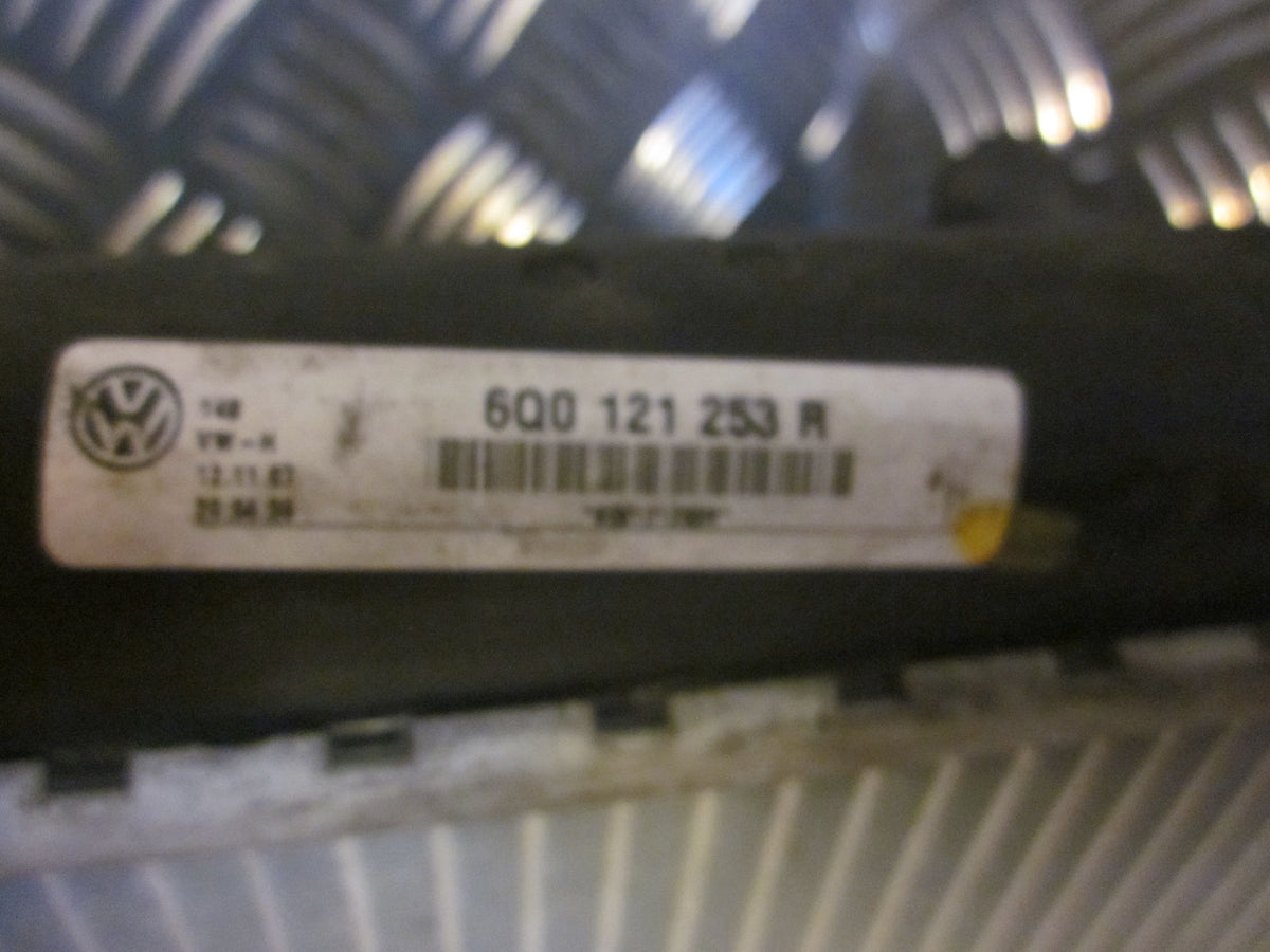 Skoda Fabia Køler Med OEM Nr. 5Z0121253A Fra Skoda Ophugger