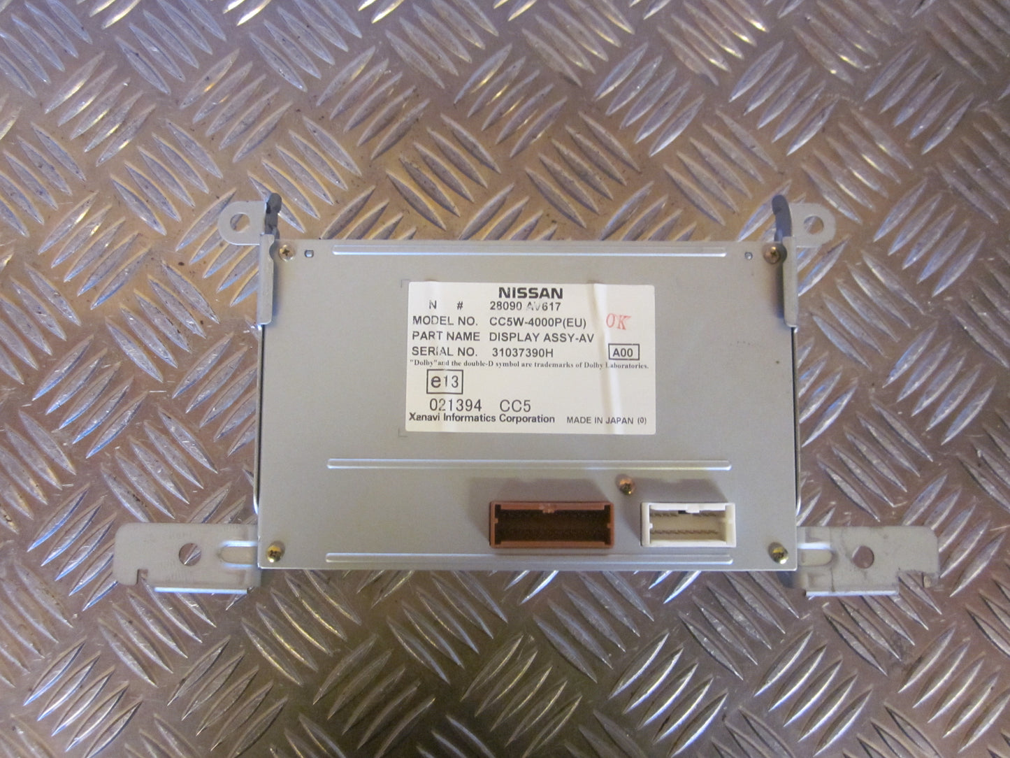 Nissan Primera P12 Radio, Multi Display Med OEM Nr. Ophugger Fra Nissan Ophugger