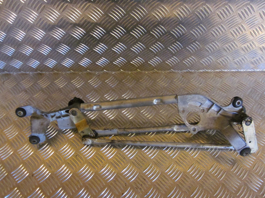 Nissan Primera P12 Viskertræk Med OEM Nr. Ophugger Fra Nissan Ophugger