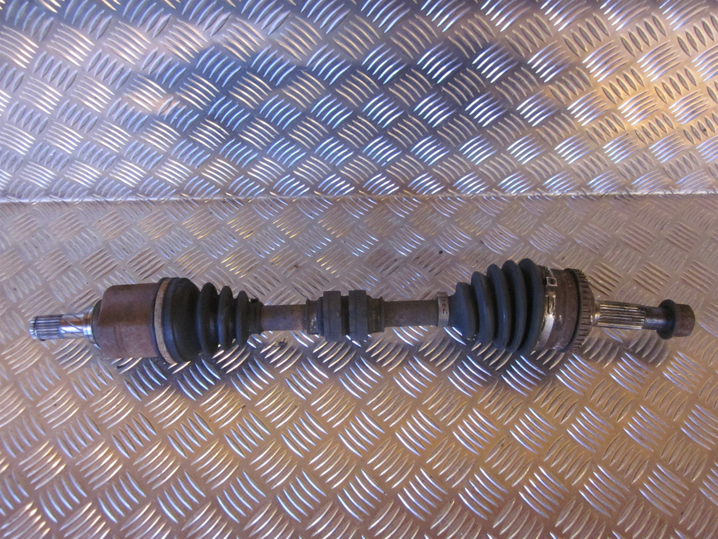 Nissan Primera P12 Trækaksel For V Med OEM Nr. Ophugger Fra Nissan Ophugger