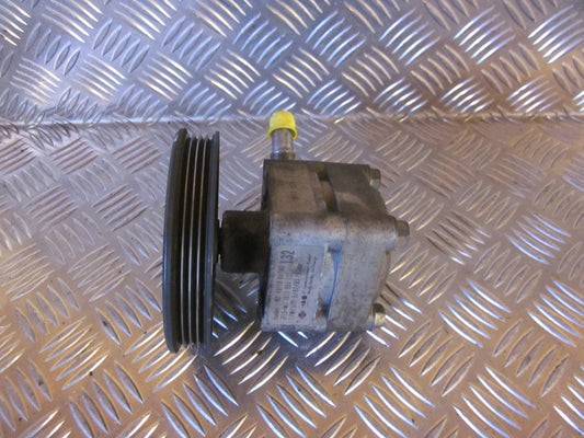 Nissan Primera P12 Servopumpe Med OEM Nr. Ophugger Fra Nissan Ophugger