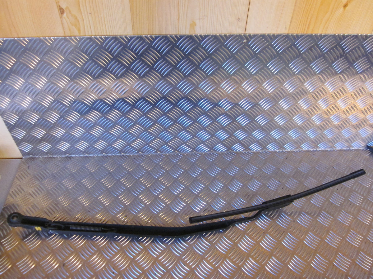 Nissan Primera P12 Viskerarm Med OEM Nr. 28886AU312 Fra Nissan Ophugger
