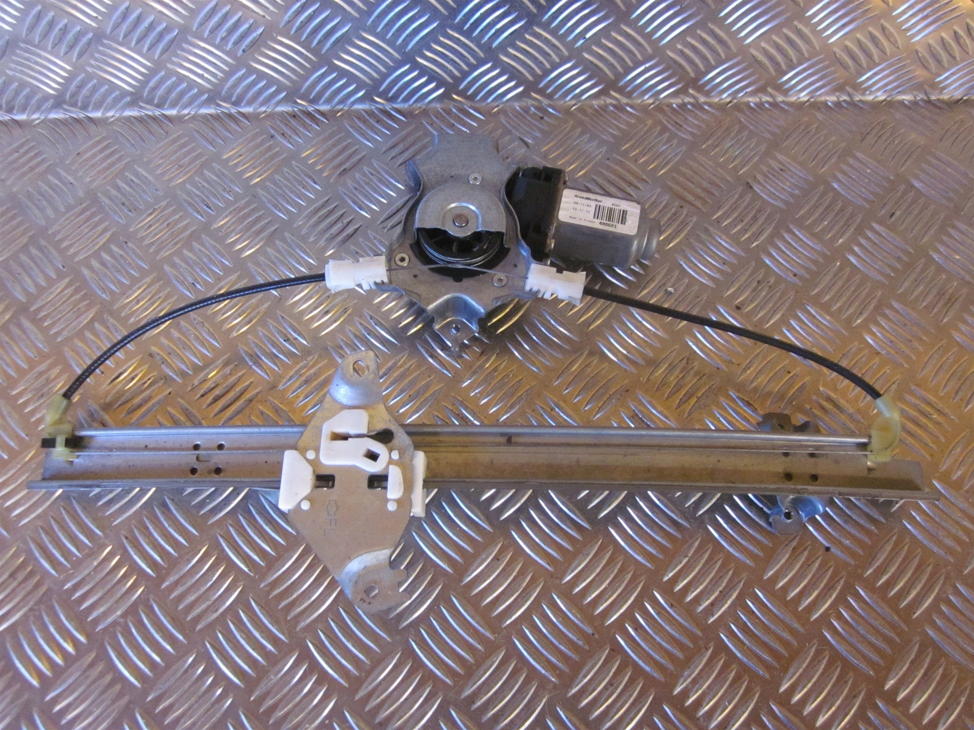 Nissan Primera P12 Rudemotor - Rudehejs Med OEM Nr. Ophugger Fra Nissan Ophugger