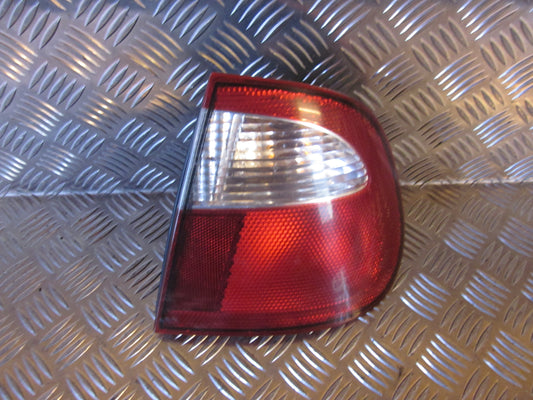 Seat Cordoba Baglygte Med OEM Nr. Ophugger Fra Seat Ophugger