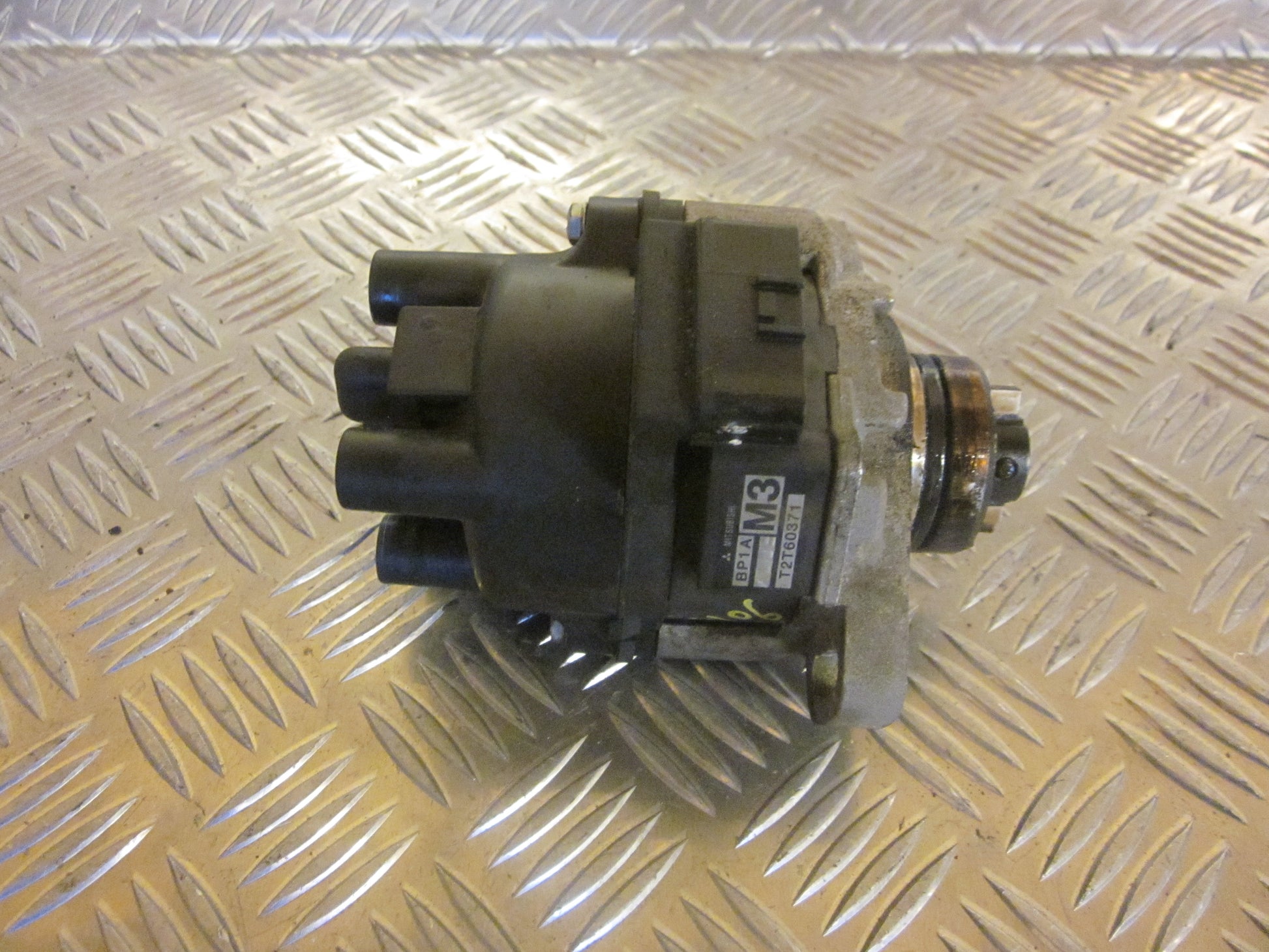 Mazda 323 F 5D BA14 Strømfordeler El Med OEM Nr. Ophugger Fra Mazda Ophugger