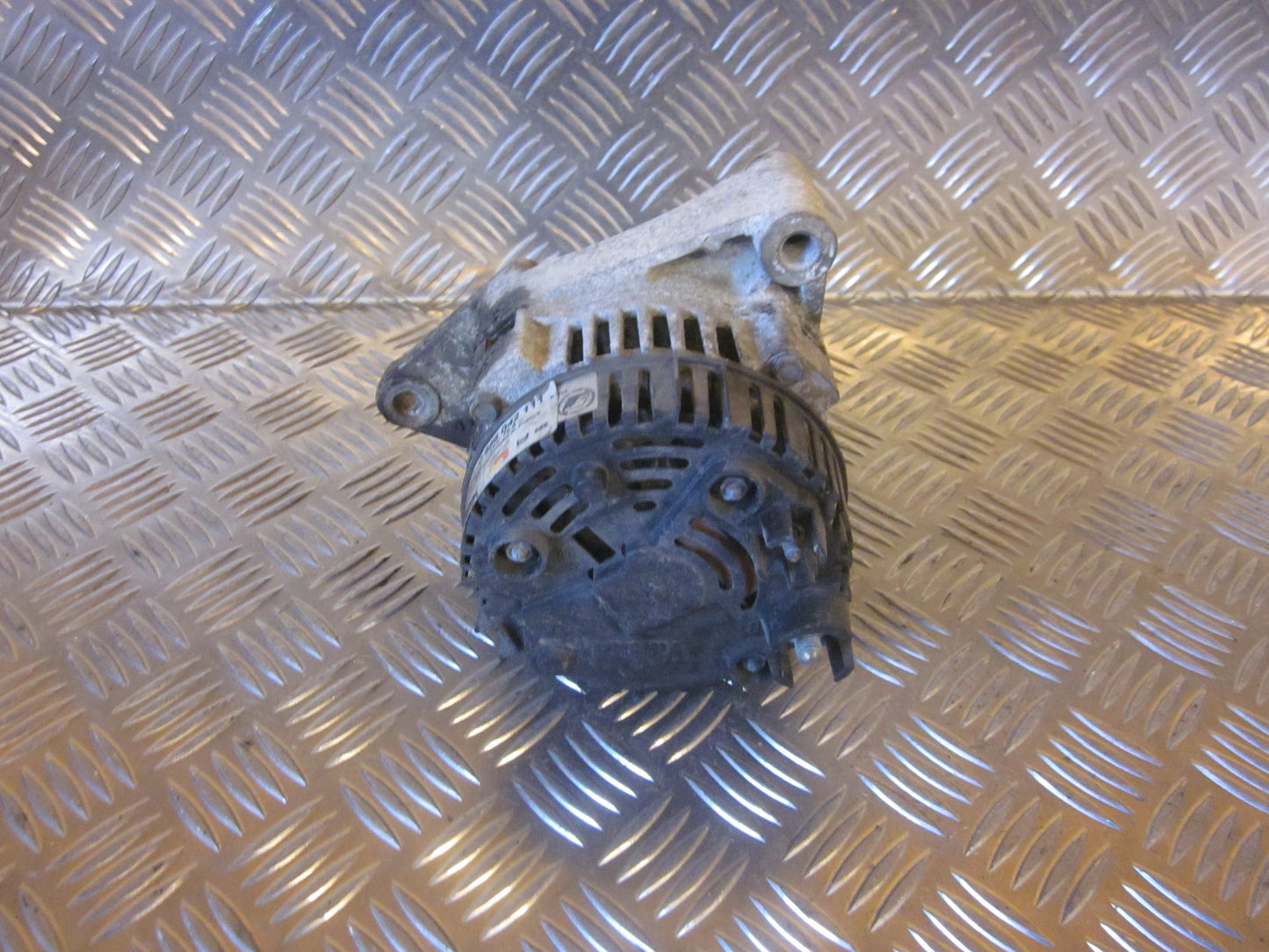 Peugeot 306 Generator Med OEM Nr. 0986042111 Fra Peugeot Ophugger