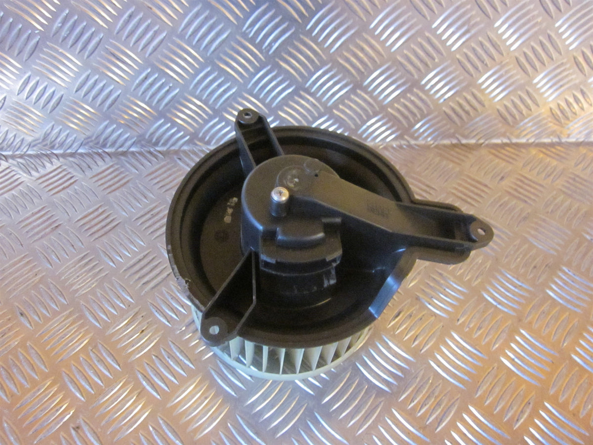 Peugeot 306 Varmeblæser Med OEM Nr. 644195 Fra Peugeot Ophugger