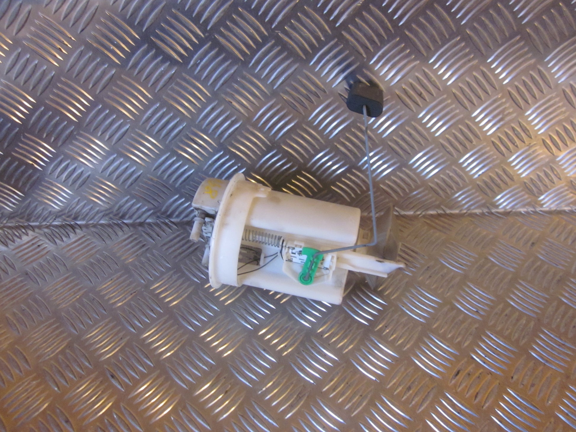 Peugeot 306 Benz/Brændstofpumpe El Med OEM Nr. Ophugger Fra Peugeot Ophugger