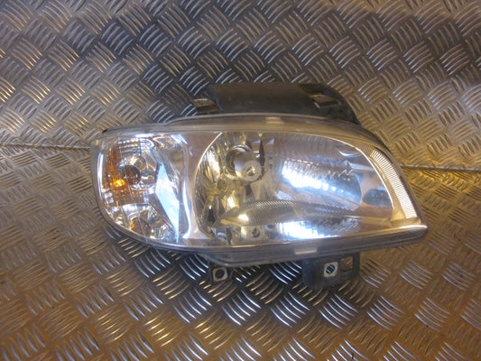 Seat Cordoba Forlygte Med OEM Nr. 6K1941044A Fra Seat Ophugger