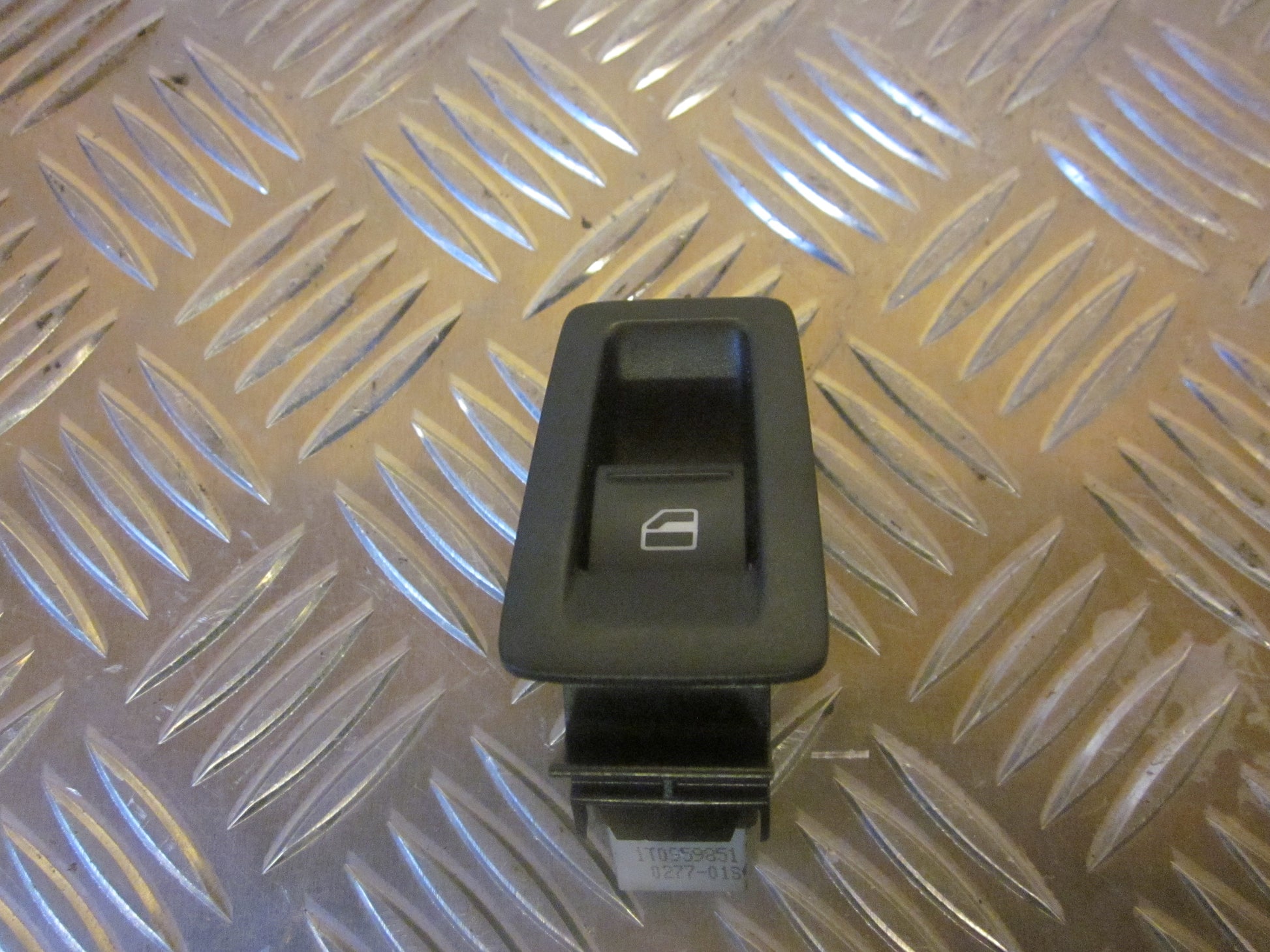 VW Touran 1T GP Kontakt Rudehejs Med OEM Nr. Ophugger Fra VW Ophugger