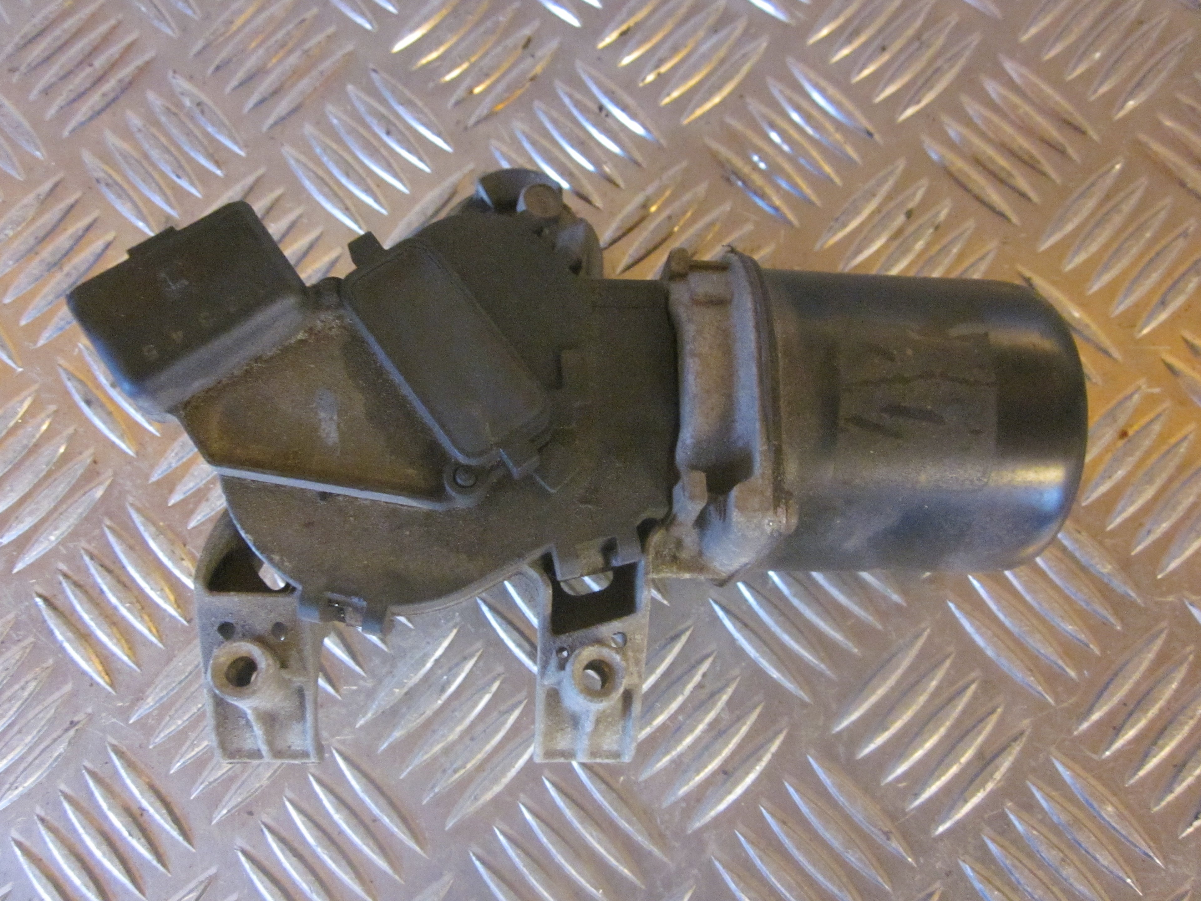 Citroen C3 Viskermotor Med OEM Nr. Ophugger Fra Citroen Ophugger