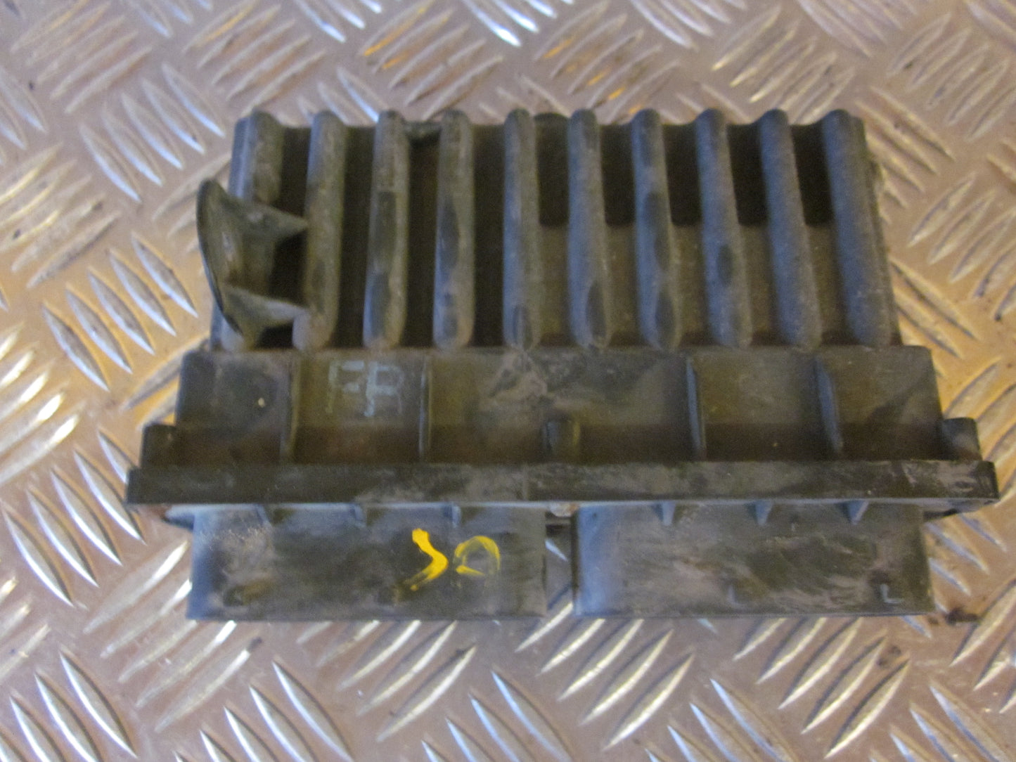 Opel Astra G Relæ Køleblæser Med OEM Nr. 09131730 Fra Opel Ophugger