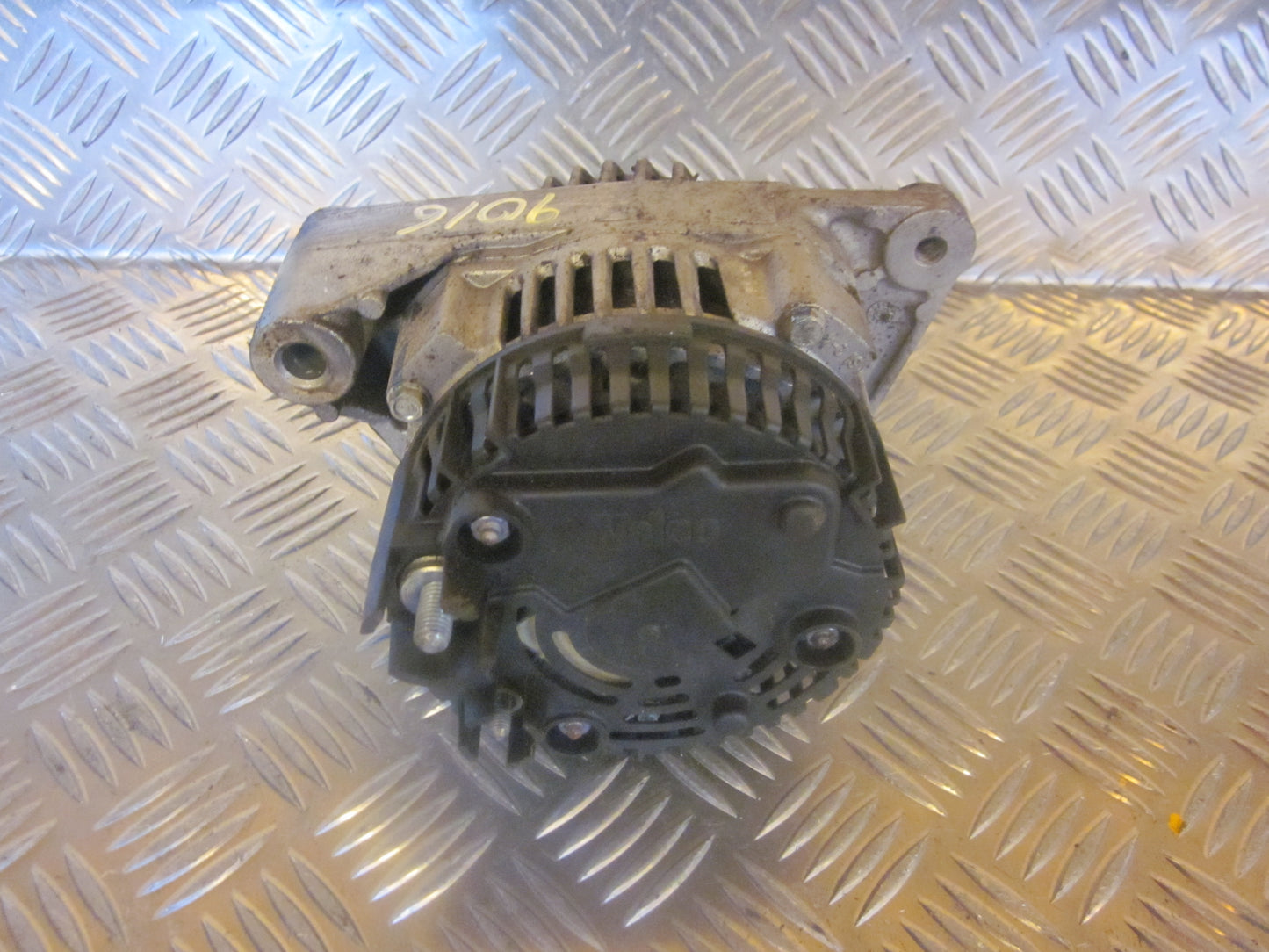 Peugeot 405 Generator Med OEM Nr. 0986038730 Fra Peugeot Ophugger