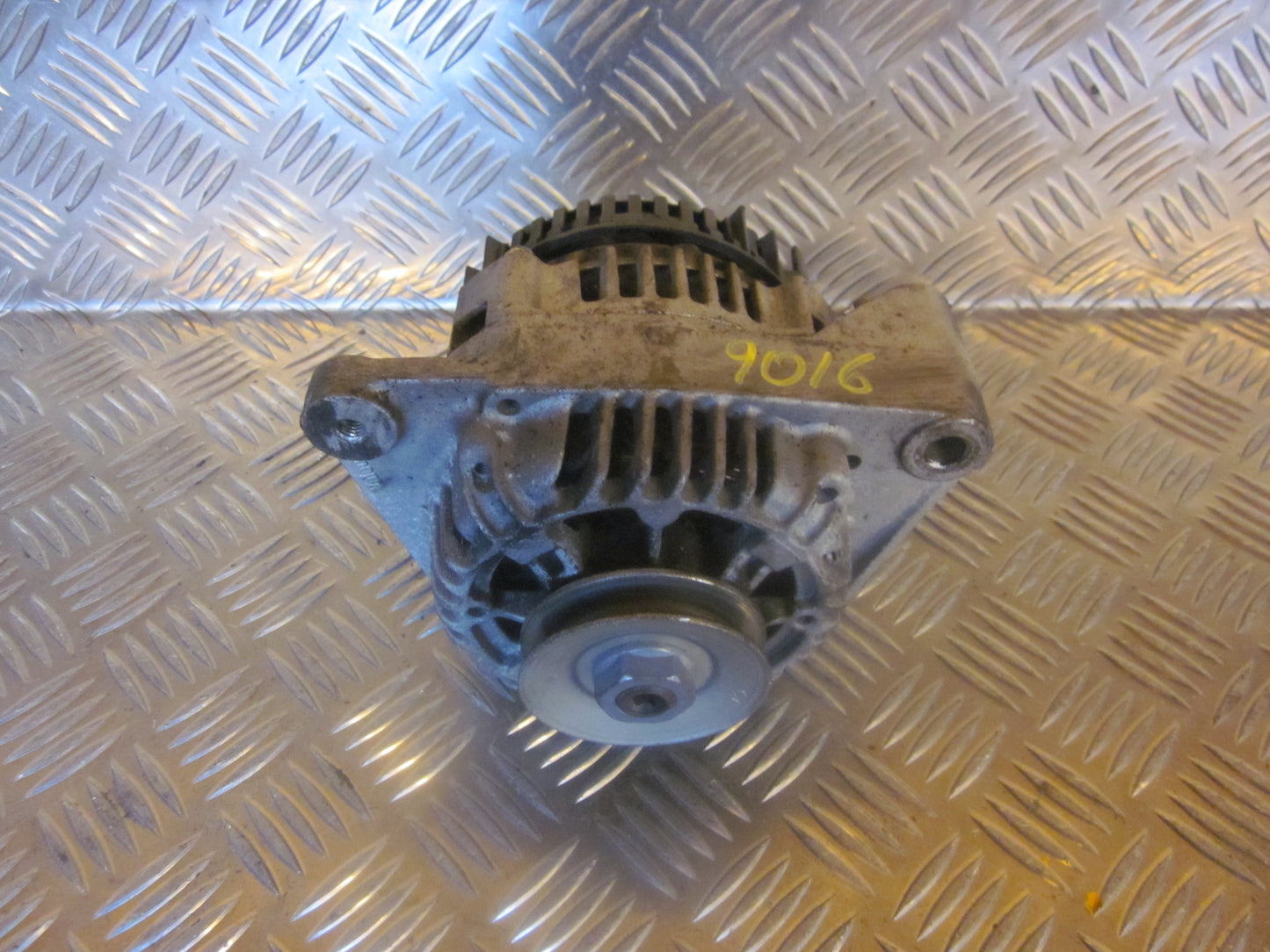 Peugeot 405 Generator Med OEM Nr. 0986038730 Fra Peugeot Ophugger