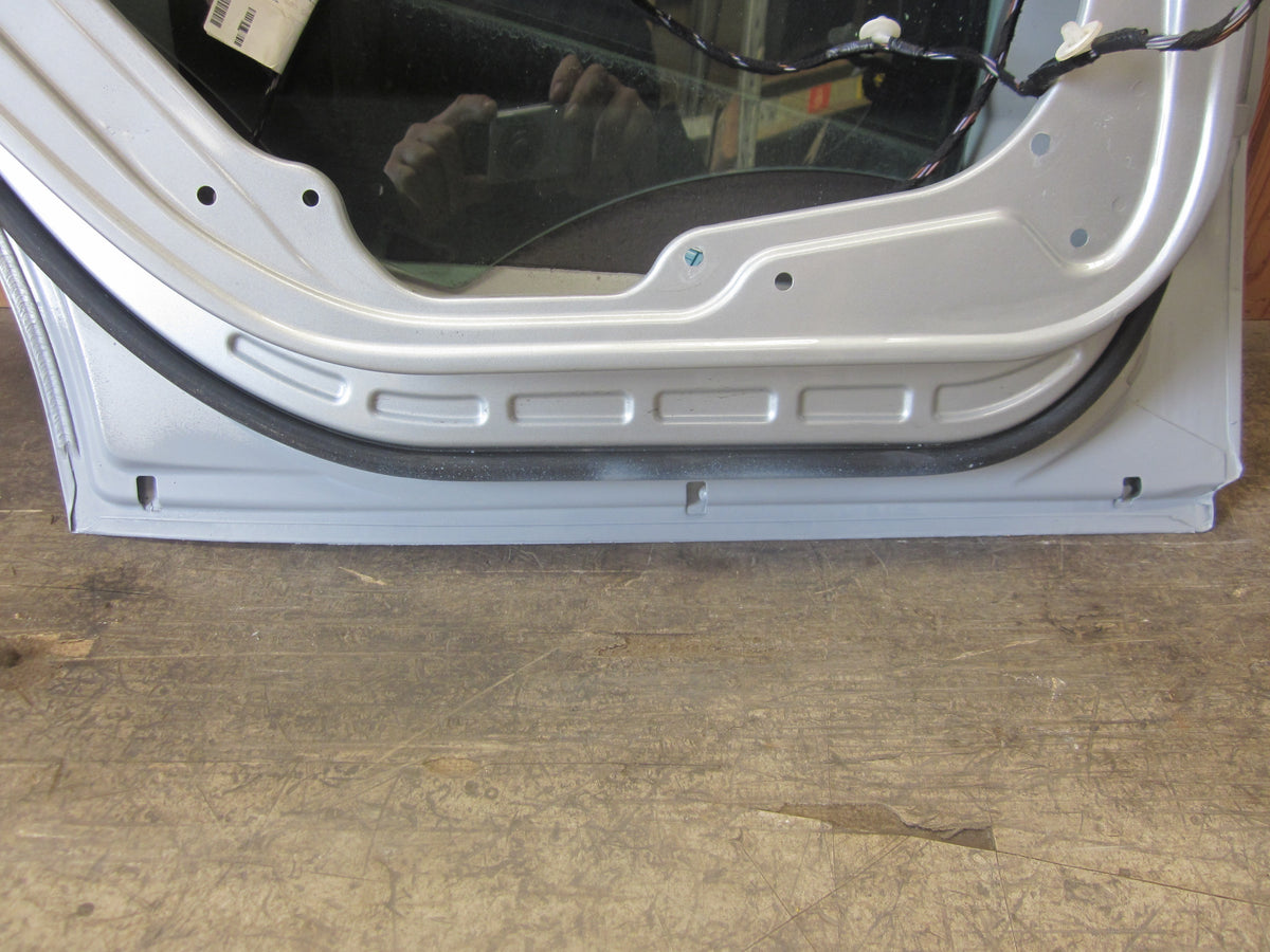 Mercedes A W169 Bagdør V Med OEM Nr. 1697300105 Fra Mercedes Ophugger