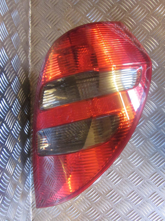 Mercedes A W169 Baglygte Med OEM Nr. 1698201064R Fra Mercedes Ophugger