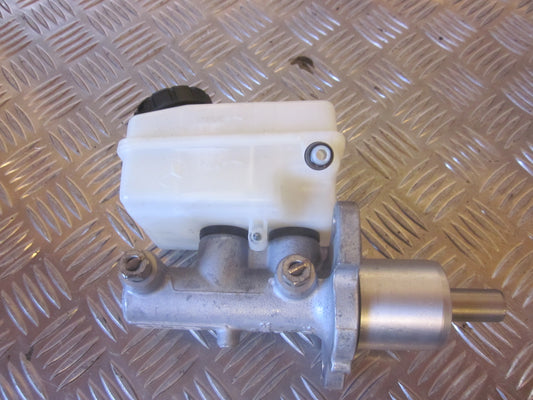 Mercedes A W169 Bremsehovedcylinder Med OEM Nr. Ophugger Fra Mercedes Ophugger