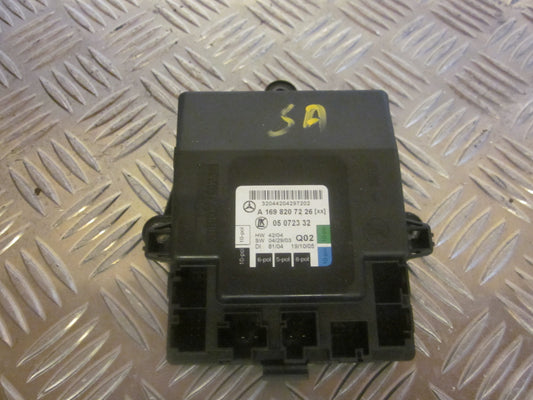 Mercedes A W169 Relæ Diverse Med OEM Nr. Ophugger Fra Mercedes Ophugger