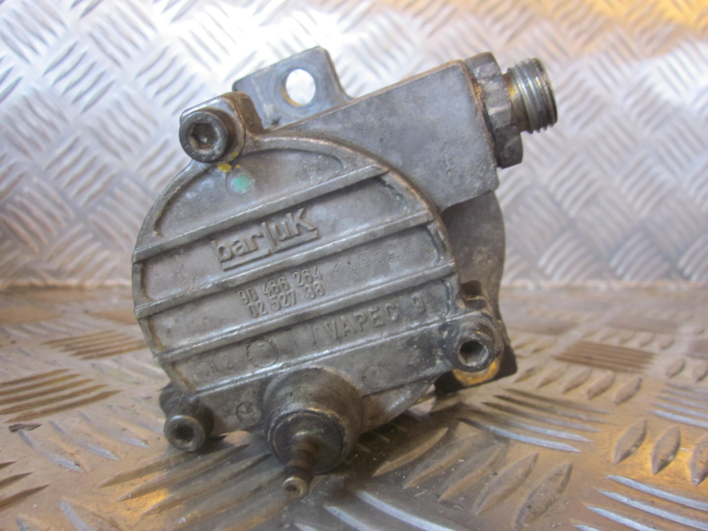 Opel Astra F Vacuumpumpe Med OEM Nr. Ophugger Fra Opel Ophugger