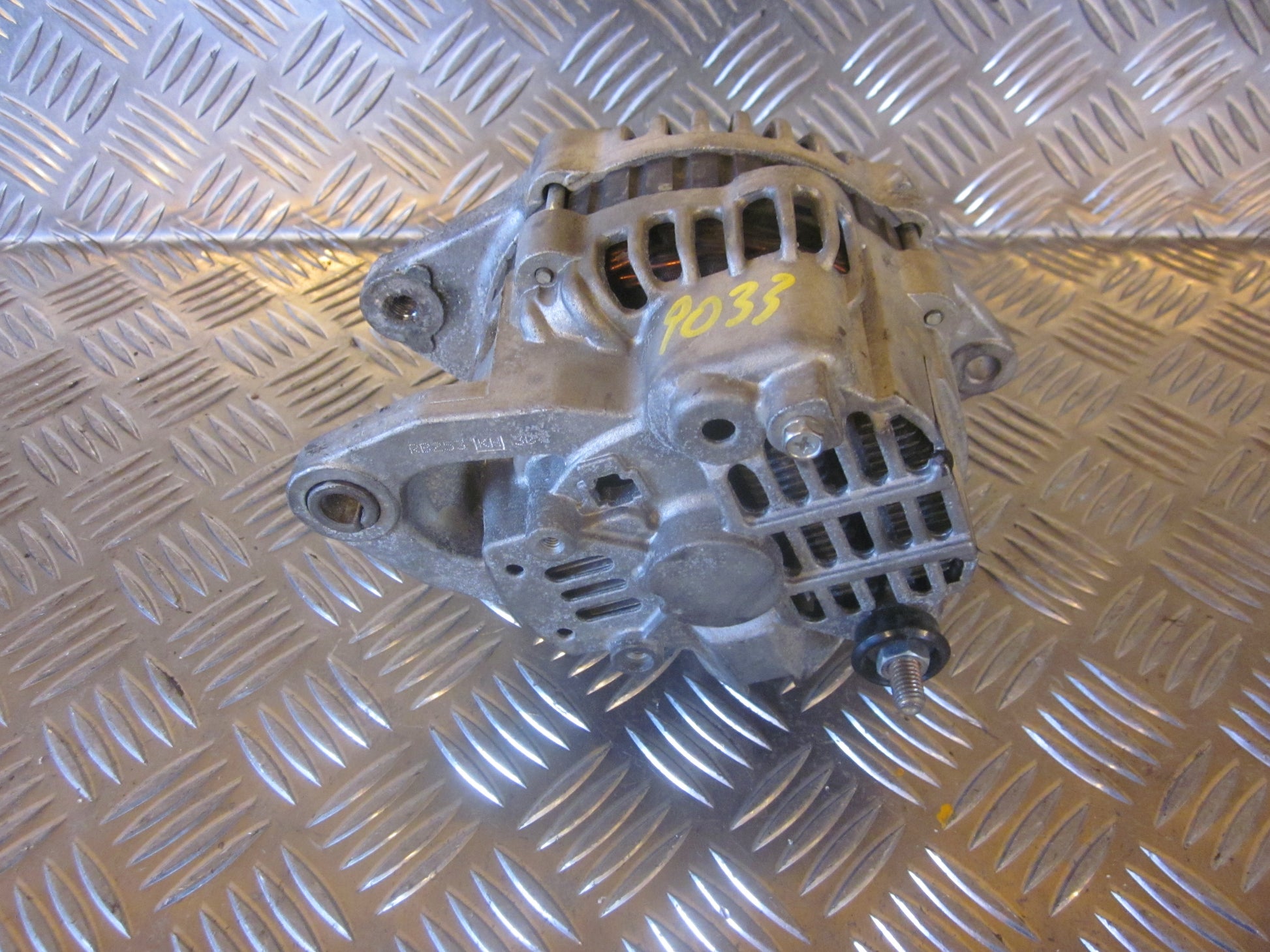 Mazda 323 F 5D BJ14 Generator Med OEM Nr. 0986045551 Fra Mazda Ophugger