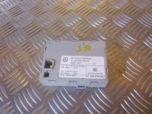 Mercedes A W169 Relæ Centrallås Med OEM Nr. Ophugger Fra Mercedes Ophugger