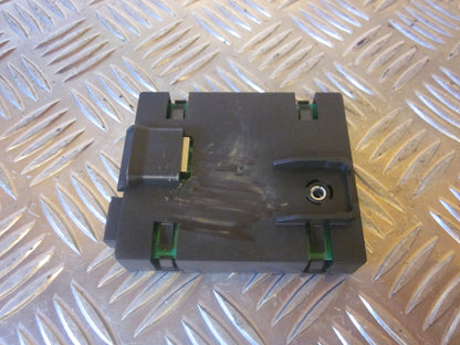 Mercedes A W169 Radio Div. Tilbehør Med OEM Nr. Ophugger Fra Mercedes Ophugger