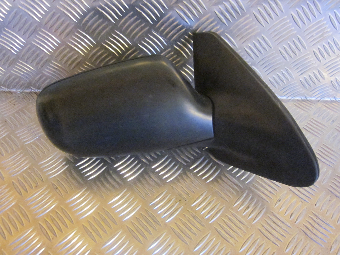 Mazda 323 HB BA15 Sidespejl Med OEM Nr. Ophugger Fra Mazda Ophugger