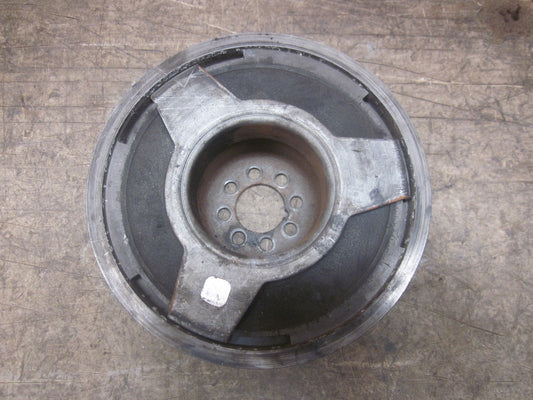 Skoda Superb Krumtap Remskive Servo Med OEM Nr. 038105243F Fra Skoda Ophugger