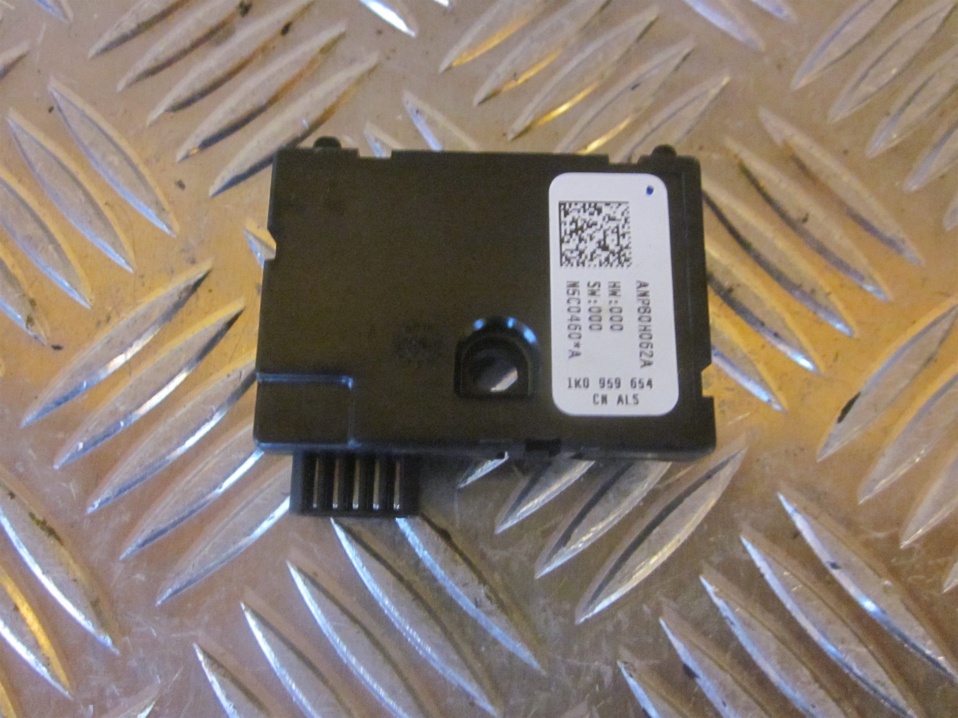 VW Caddy 2K Ratvinkelsensor Med OEM Nr. Ophugger Fra VW Ophugger