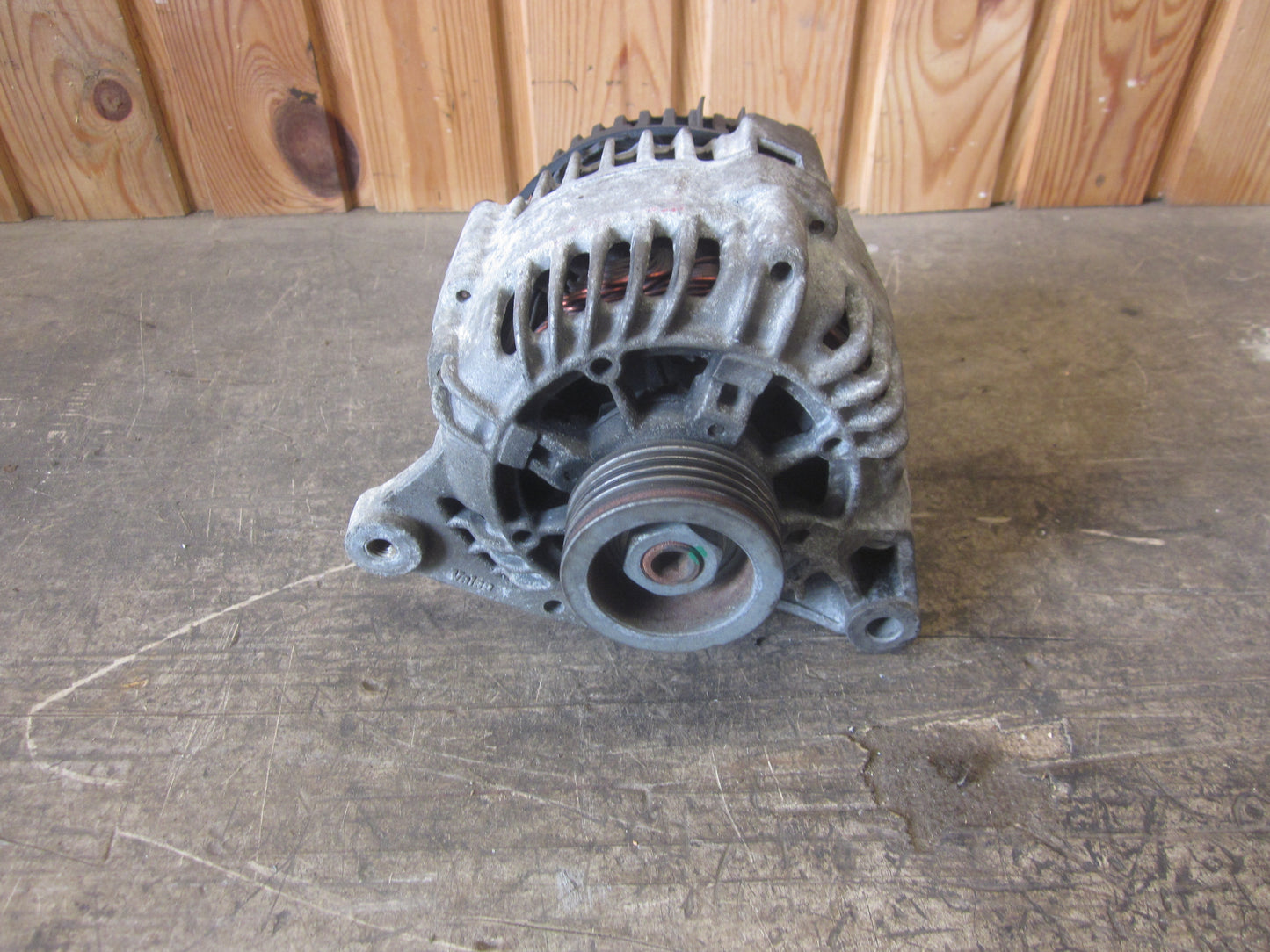 Peugeot 306 Generator Med OEM Nr. 57051J Fra Peugeot Ophugger