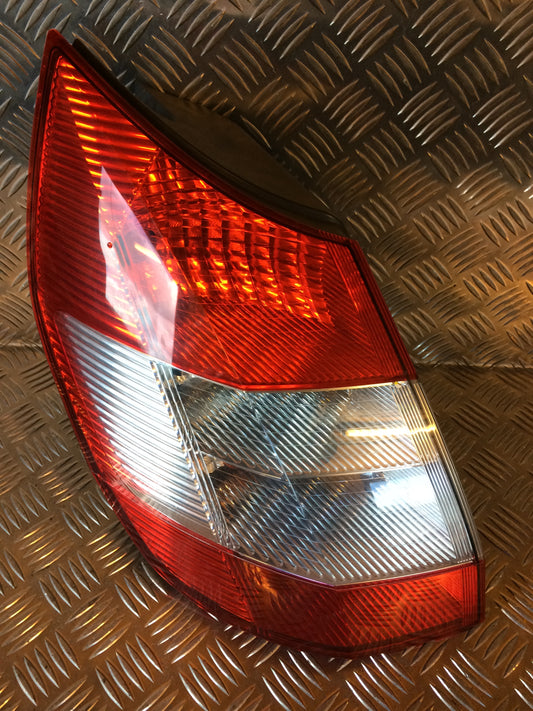 Renault Megane Scenic 2 Baglygte Med OEM Nr. Ophugger Fra Renault Ophugger